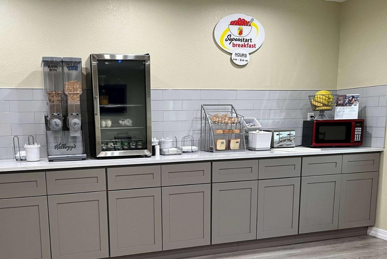 印第安纳波利斯温德姆速8酒店 印第安納波利斯 外观 照片
